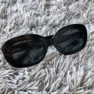 Black Vintage Style Oval Frame Sunglasses